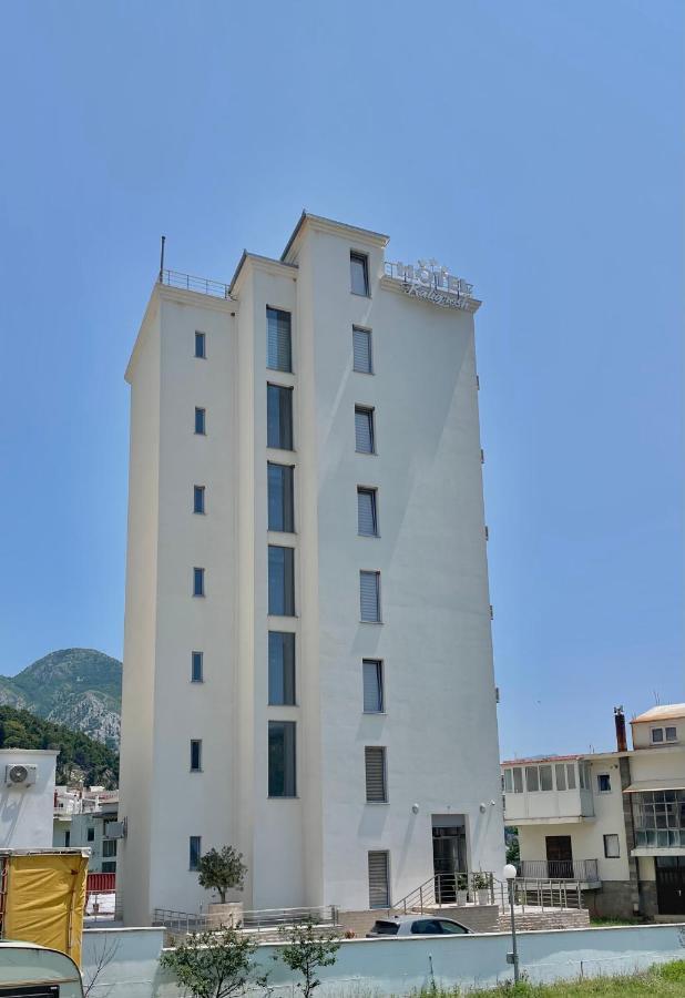 Hotel Kaligrosh Sutomore Extérieur photo